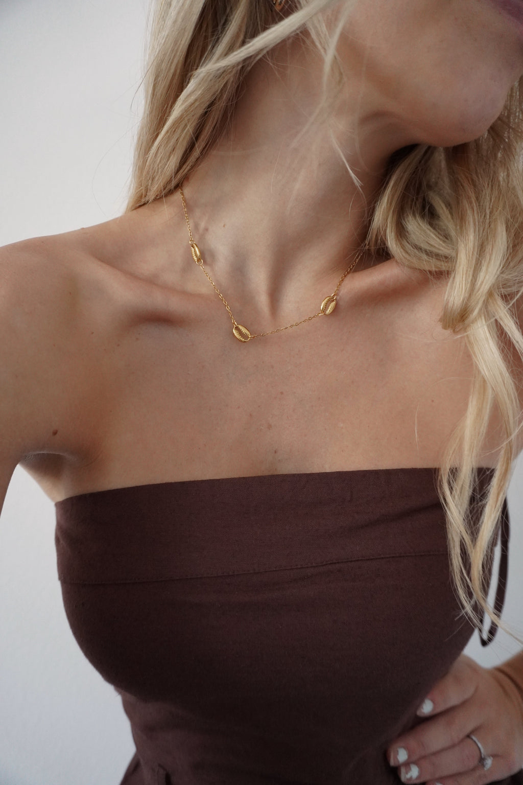 “Tides” shell necklace