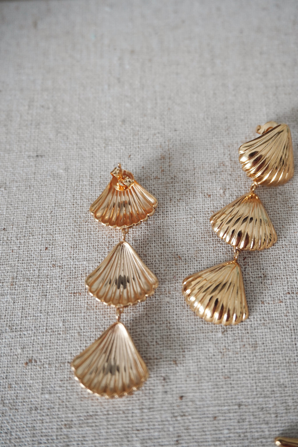 “Scallop” earrings